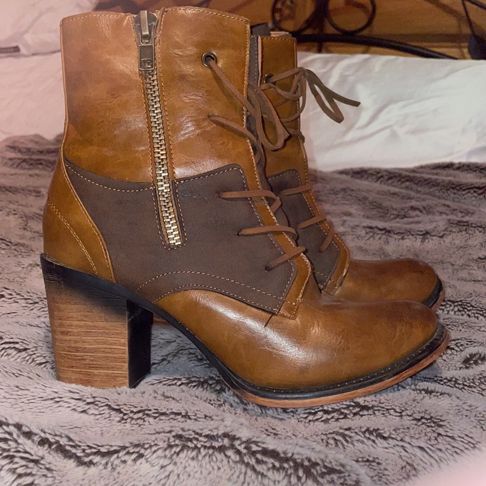 Women’s Tan Brown Leather Lace-Up Block Heel Ankle Boots